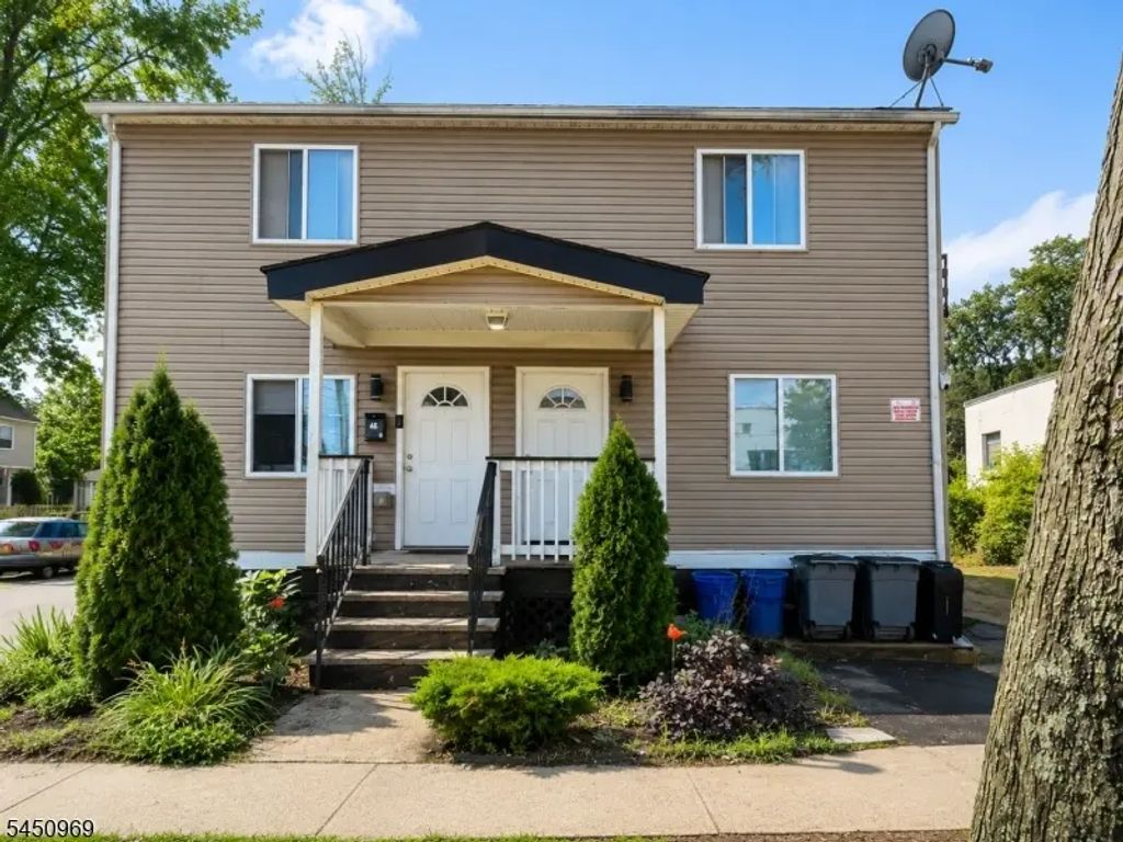 42 Lake St, East Orange City