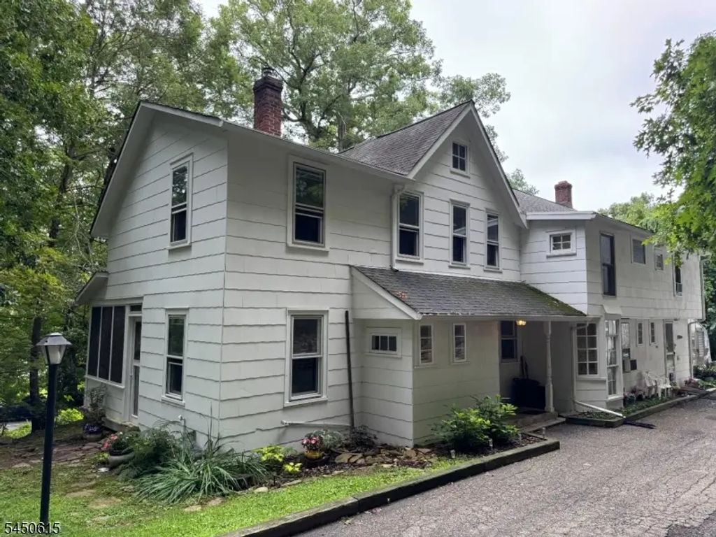 35 N Hillside Ave, Roxbury Twp.