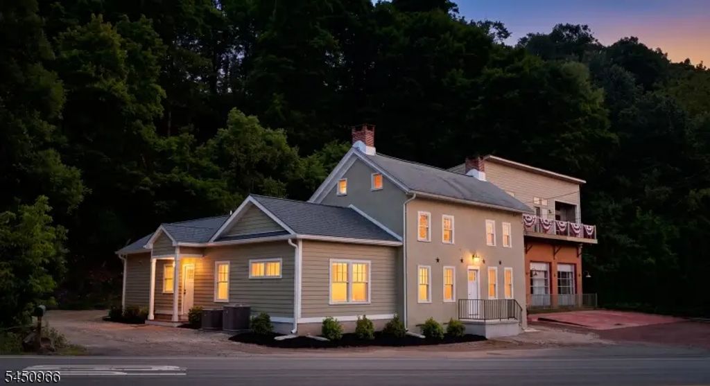 30 N Franklin St, Lambertville City