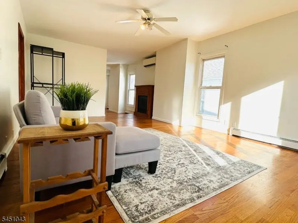 242 Brook Ave, Passaic City