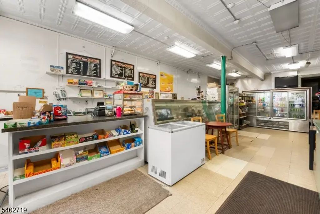 117 Valley Rd, Clifton City