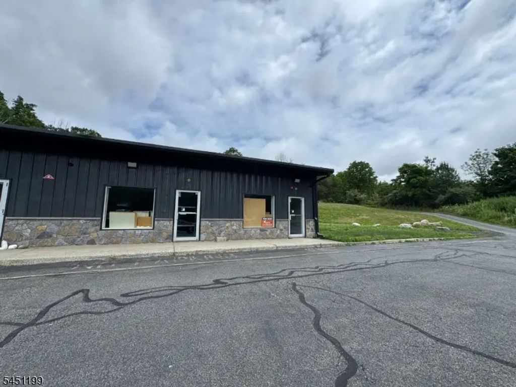 328 Us Highway 206, Frankford Twp.