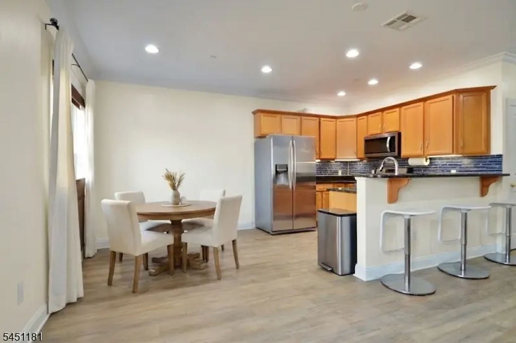 604 Avenue A, Bayonne City