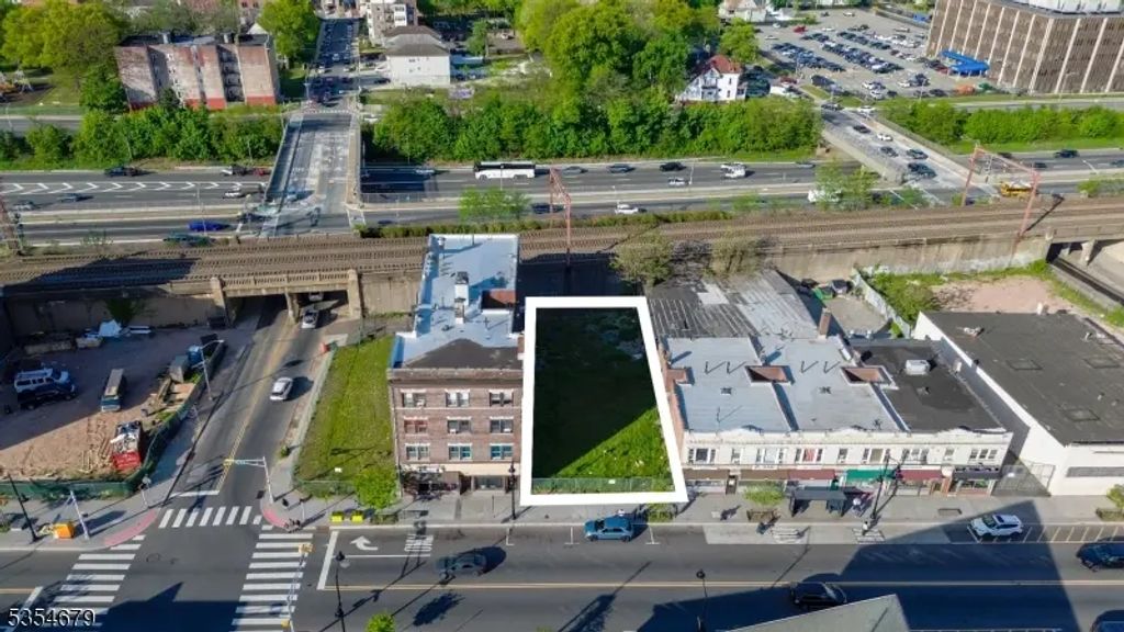 395-99 Dr Mlk Jr Blvd, East Orange City
