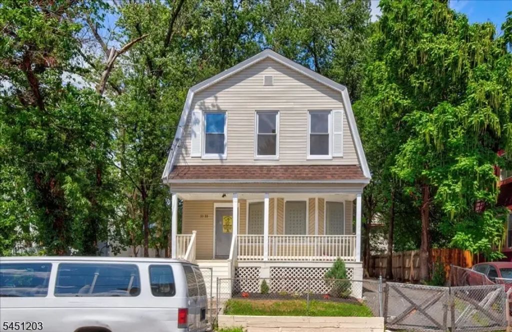 31-33 Voorhees St, Newark City
