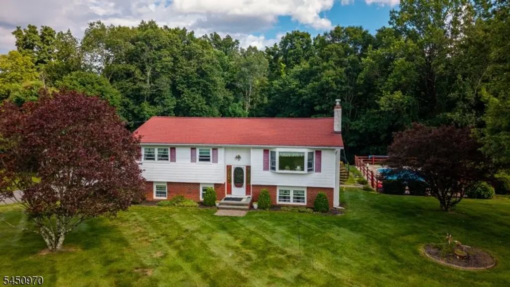 3 Sawmill Rd, Vernon Twp.