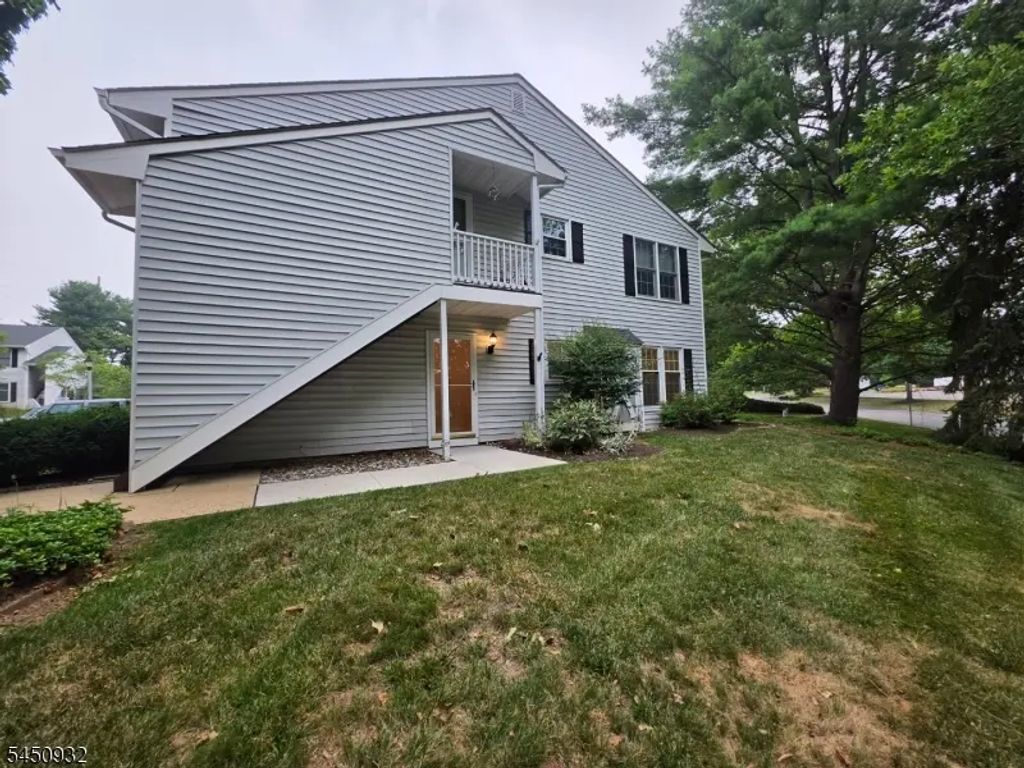 87 Junco Ct, Readington Twp.