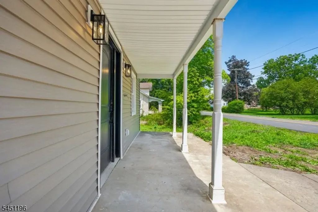 63 Port Colden Rd, Washington Twp.