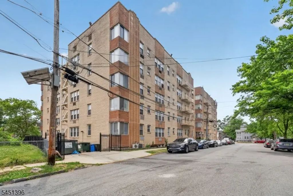 19-31 Lyons Ave, Newark City