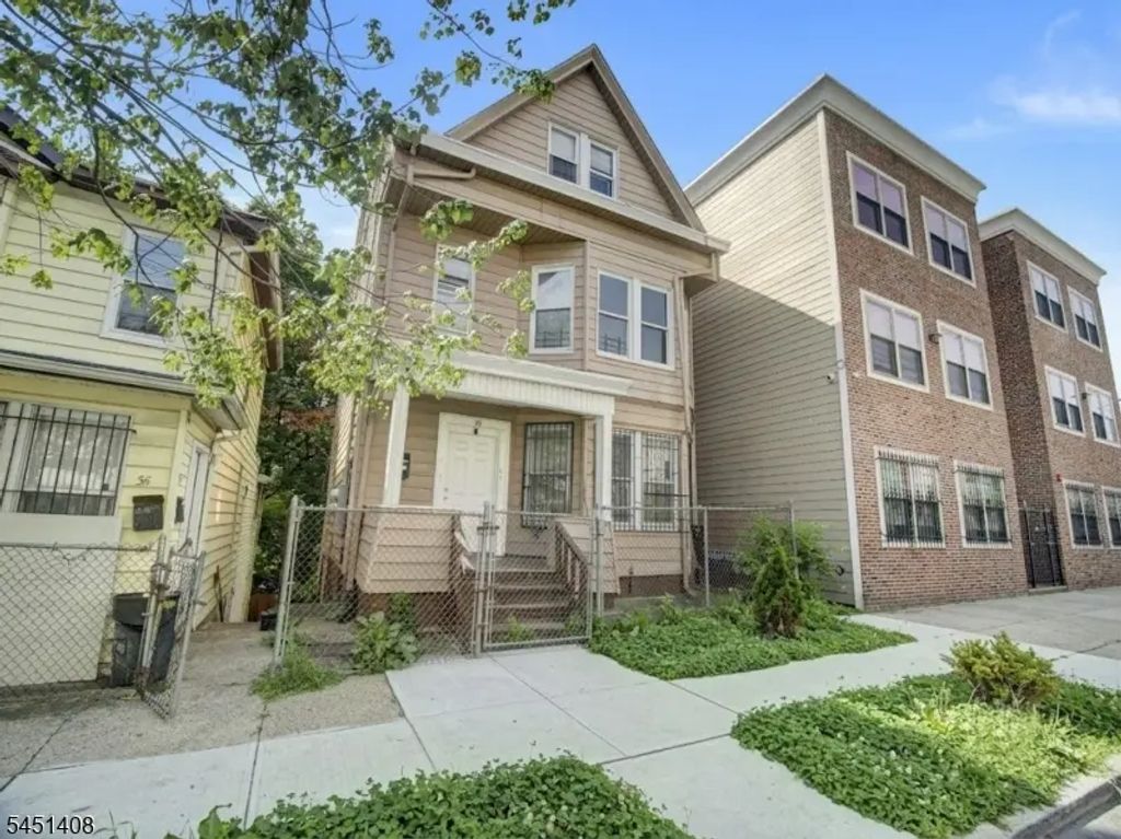 54 N 4th St, Paterson City