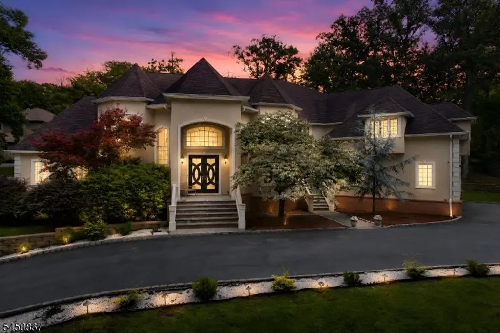202 Rock Road West, Green Brook Twp.