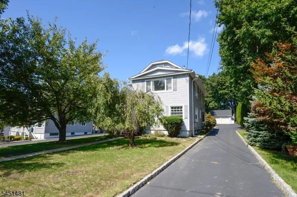 45 Hill St, Midland Park Boro