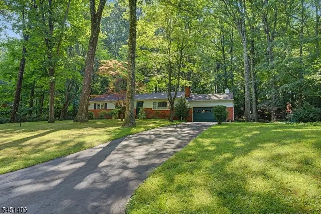 5 Horizon Drive, Denville Twp.