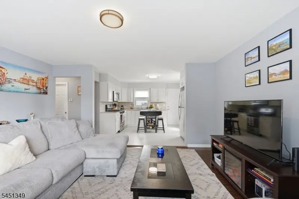 63 Johnson St, Clifton City