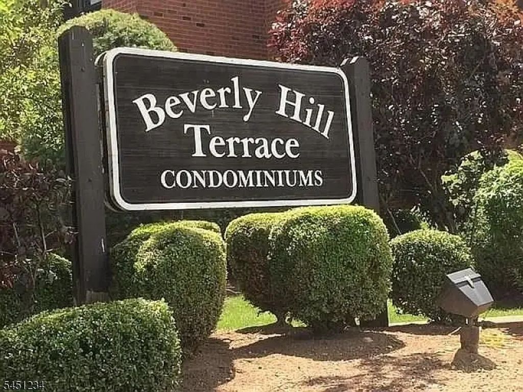 112-e Beverly Hill Ter, Woodbridge Twp.