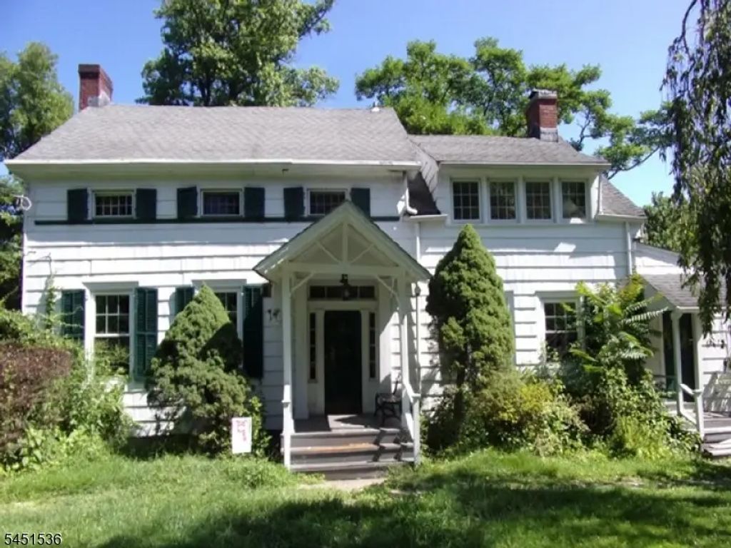56 Orton Rd, West Caldwell Twp.