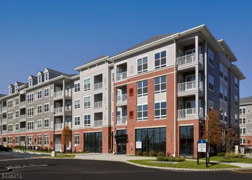 100 Eisenhower Pkwy, Livingston Twp.