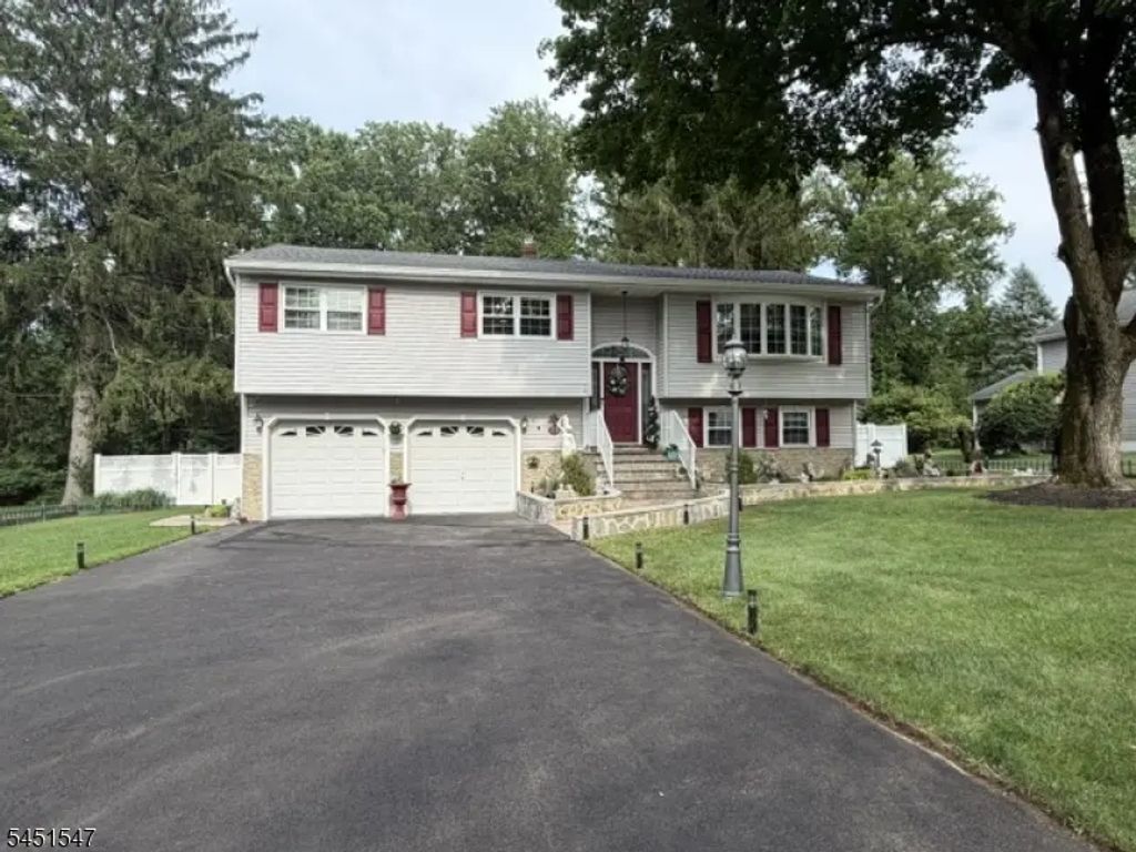 71 Beech Rd, Randolph Twp.