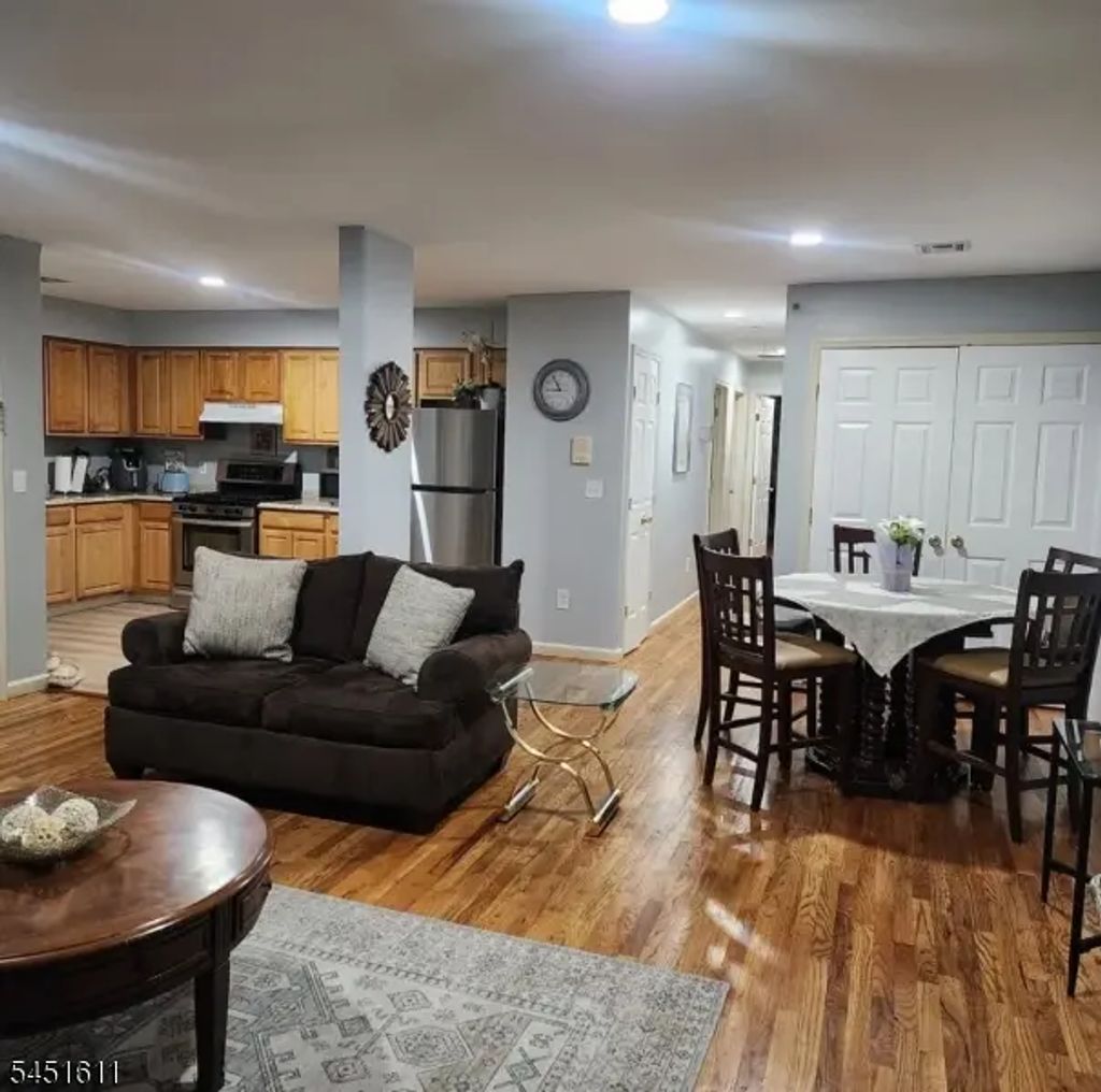 14 Governor St, Newark City
