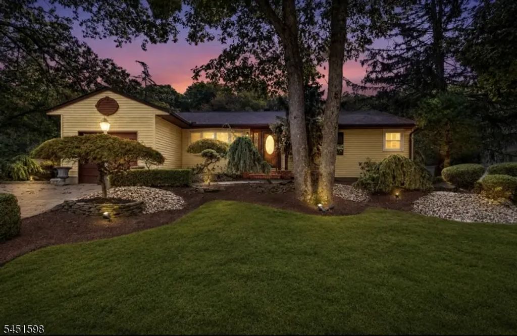 18 E Francis Ave, Marlboro Twp.