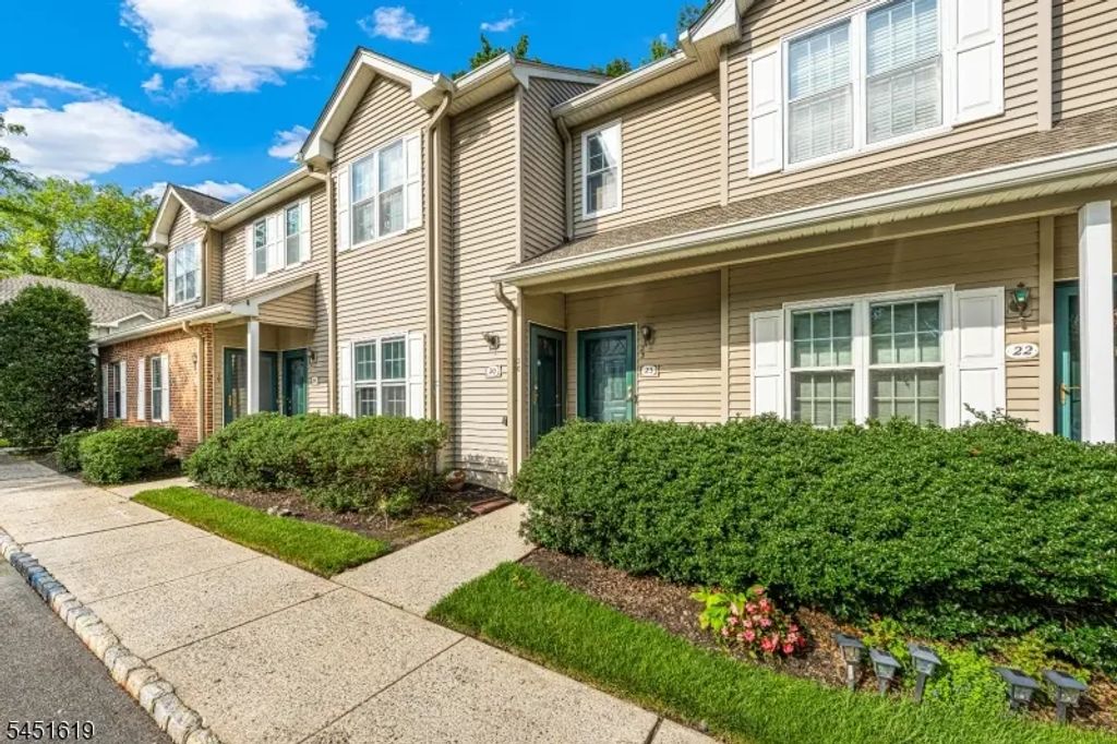 20 Mulford Ct, Roseland Boro