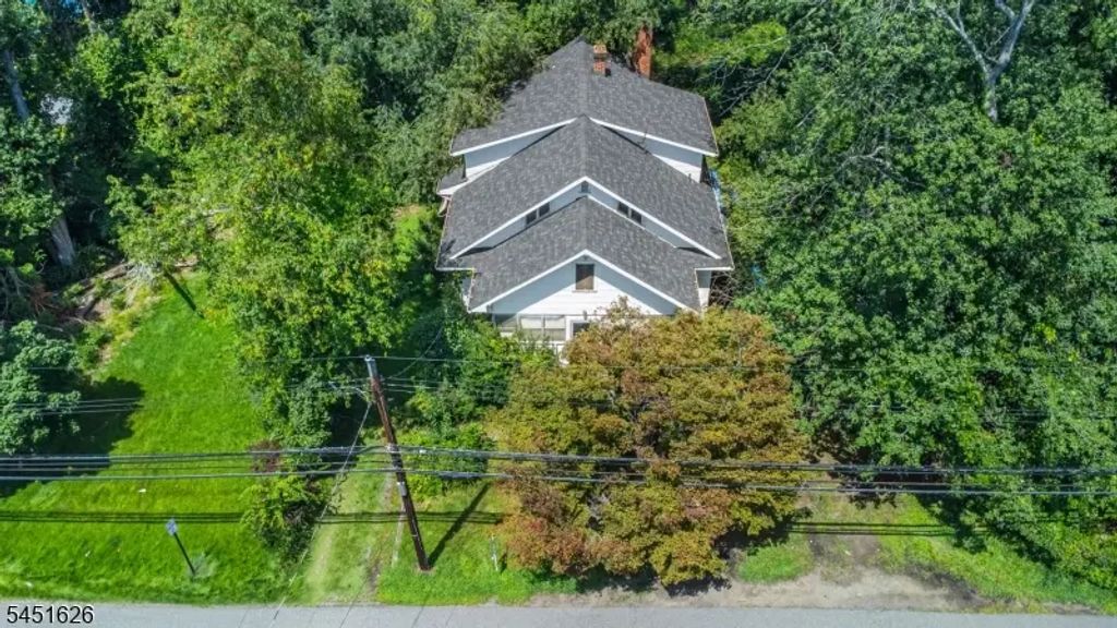 33 William St, Lincoln Park Boro