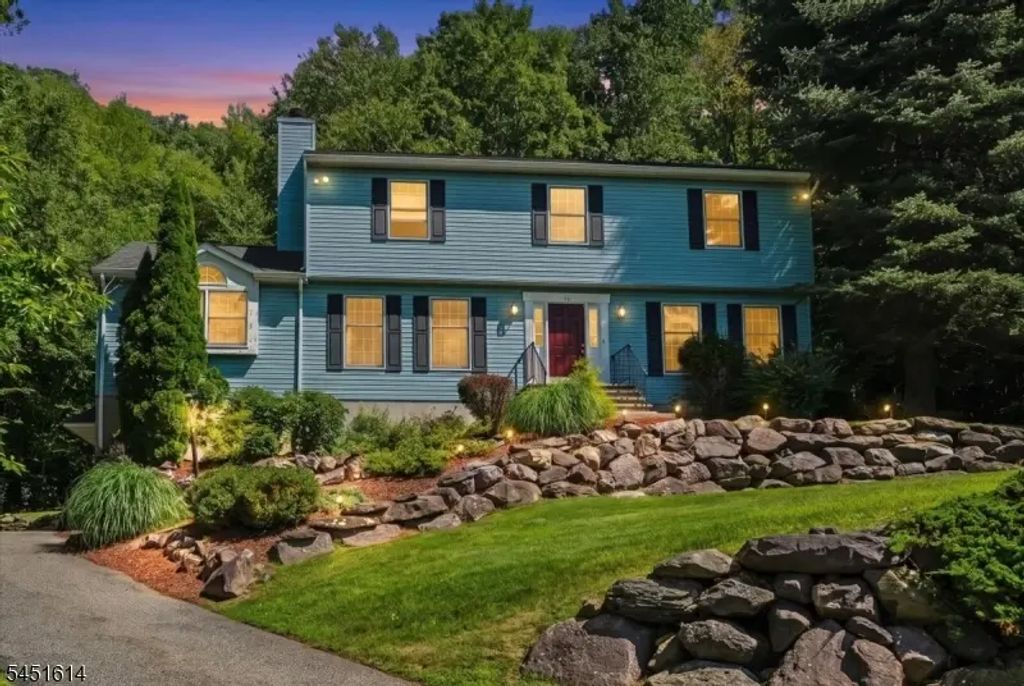 14 Pudding Stone Ln, Jefferson Twp.