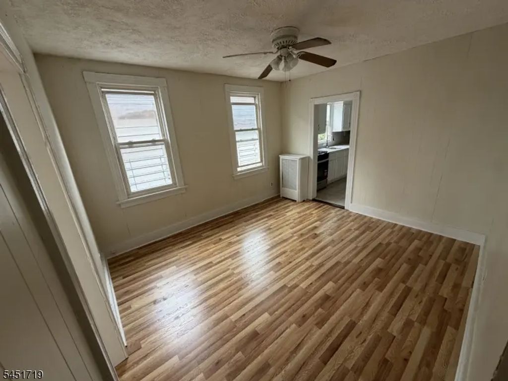 503 Valley Rd, West Orange Twp.