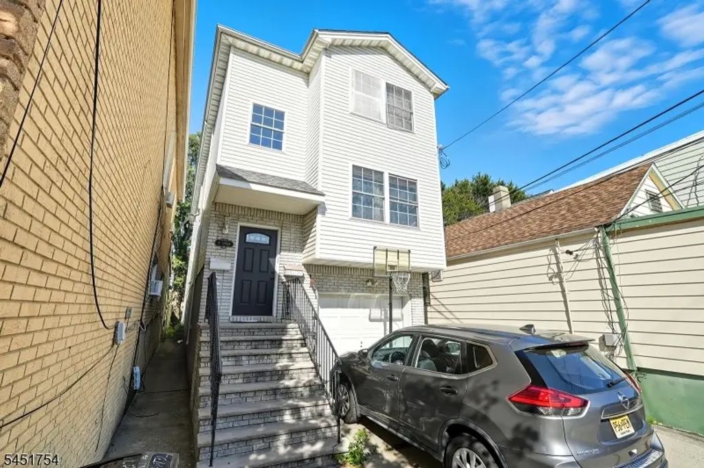 87 Cottage St, Bayonne City
