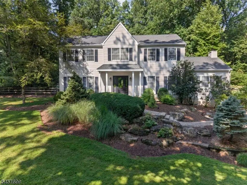 11 Devonald Dr, Bethlehem Twp.
