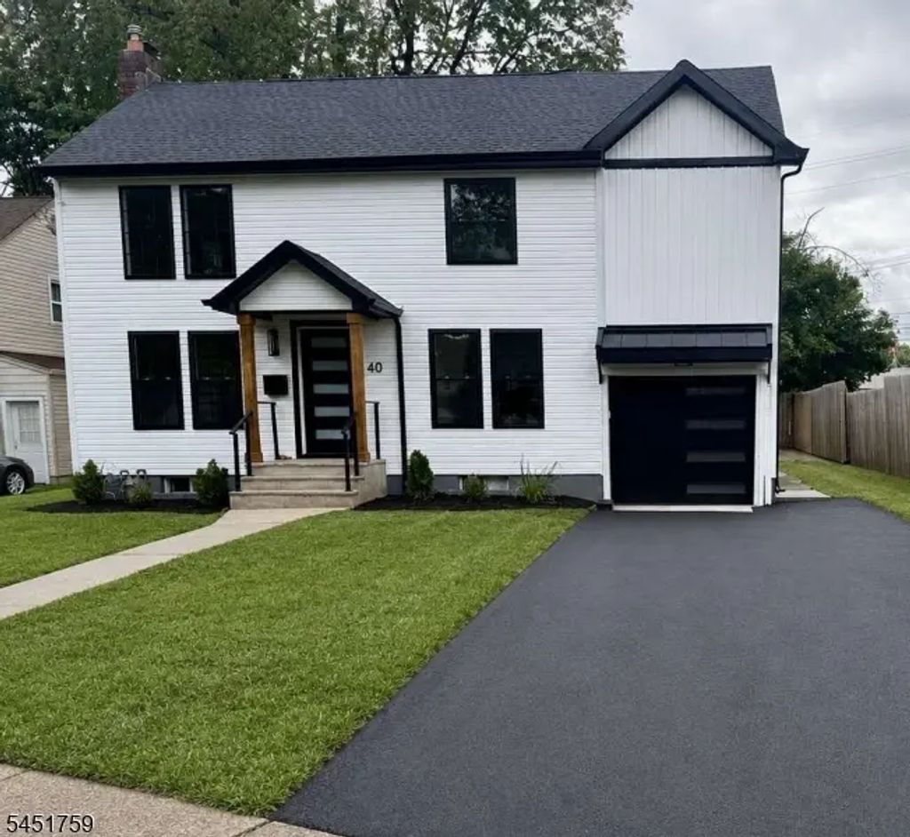 40 Phillips St, Bloomfield Twp.