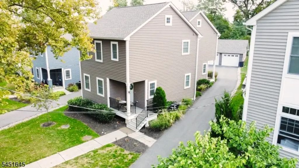 156 Broad St, Summit City