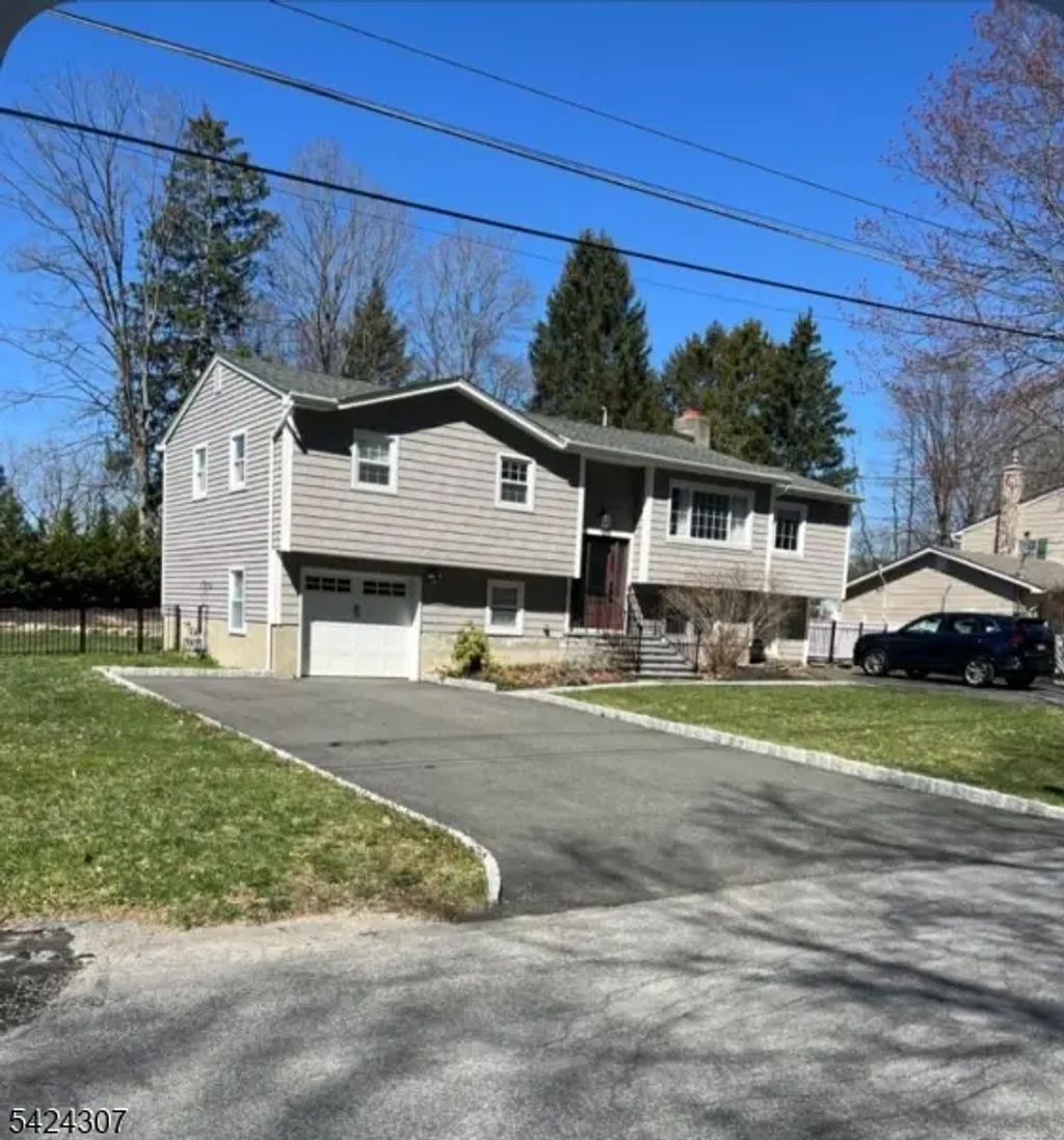 16 Roosevelt Dr, Ogdensburg Boro