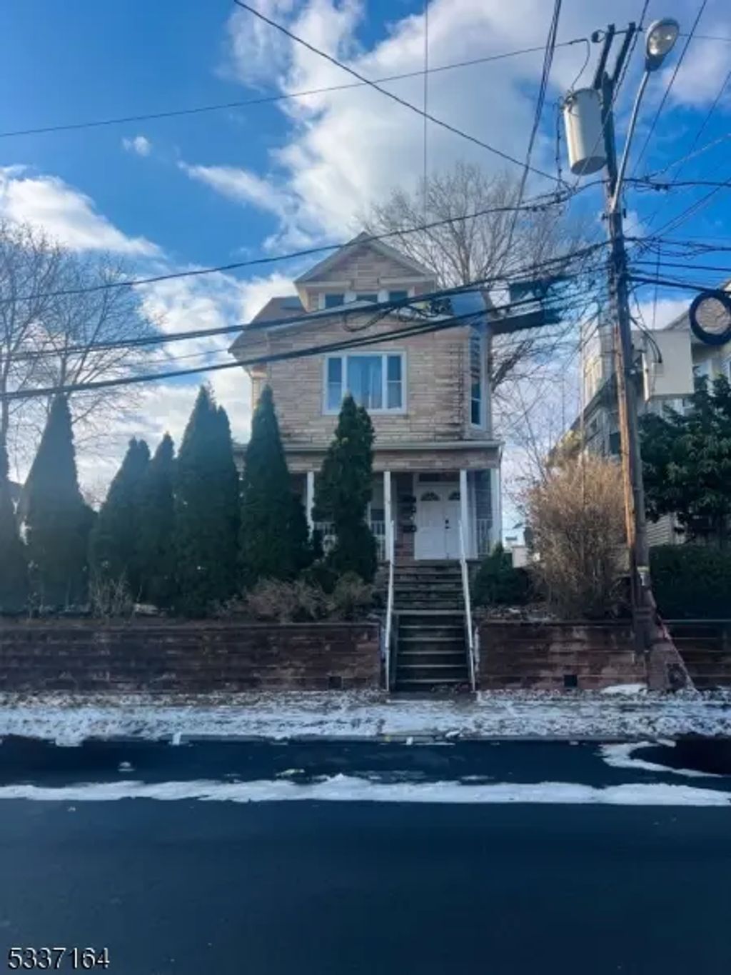 10-14 Noll Pl, Newark City