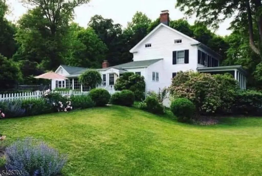 32 Tanners Brook Rd, Chester Twp.