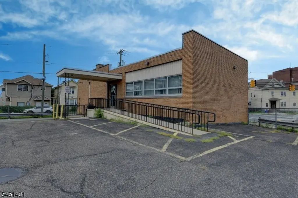 121 Howe Ave, Passaic City