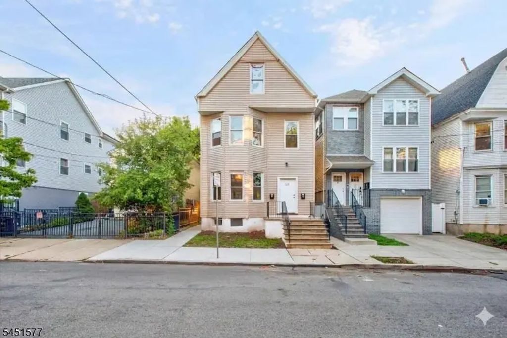 225 S 10th St, Newark City