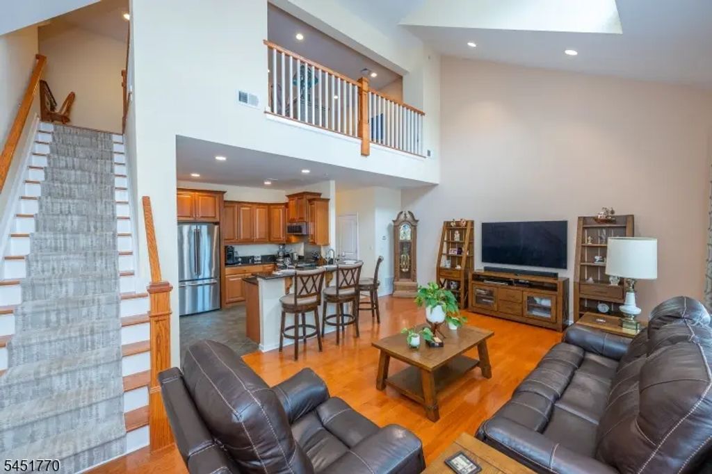 814 River Pl, Butler Boro