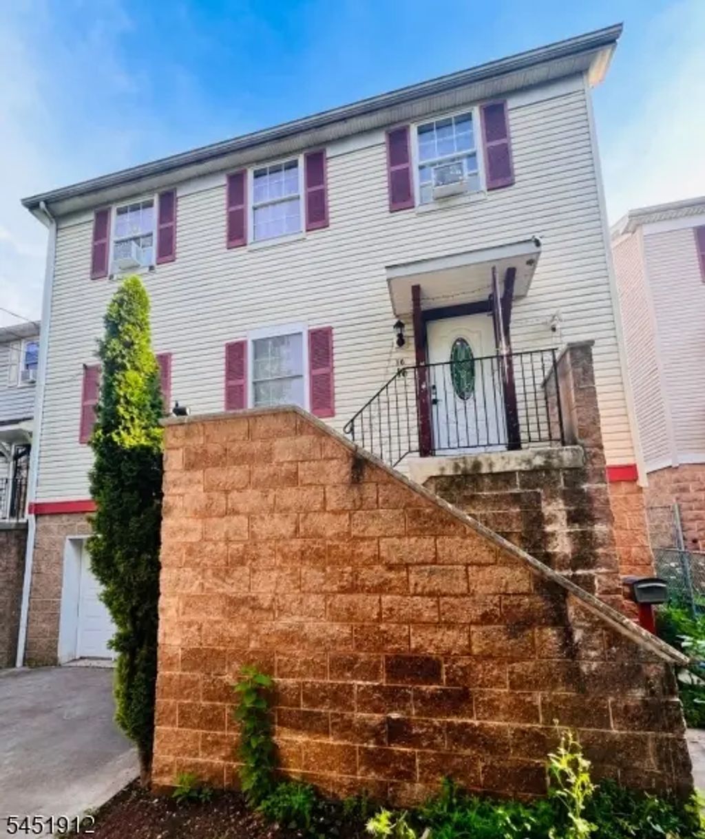 16 Victoria Ave, Newark City