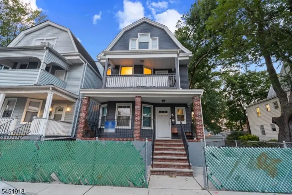 285 Amherst St, East Orange City