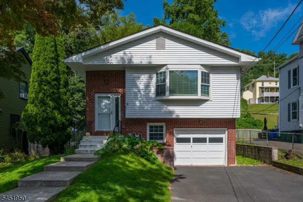 65 Wetmore Ave, Morristown Town