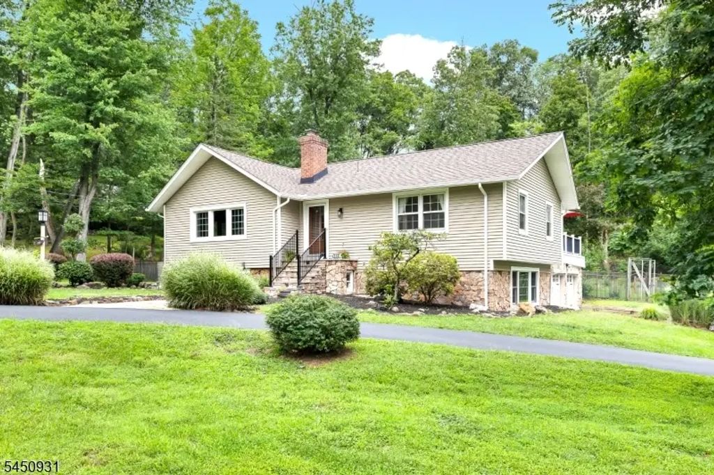 248 Johnston Dr, Watchung Boro
