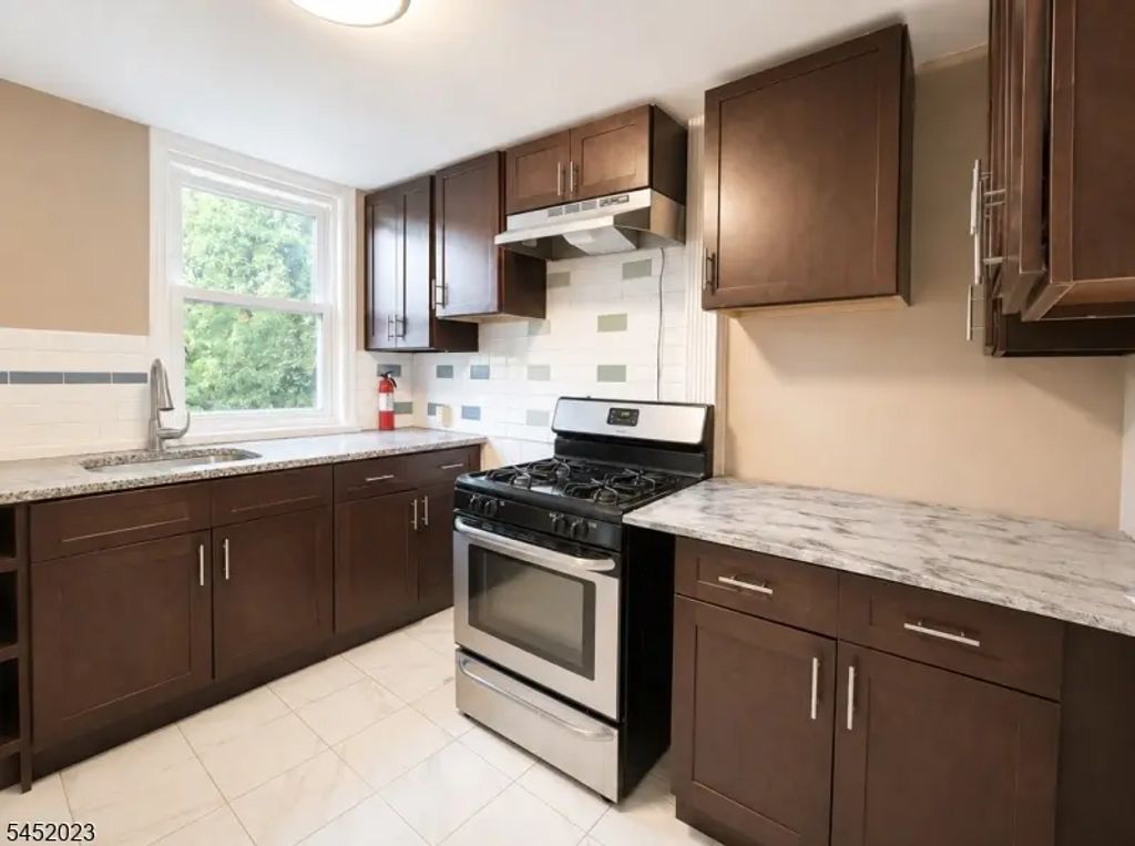 31 White St, West Orange Twp.
