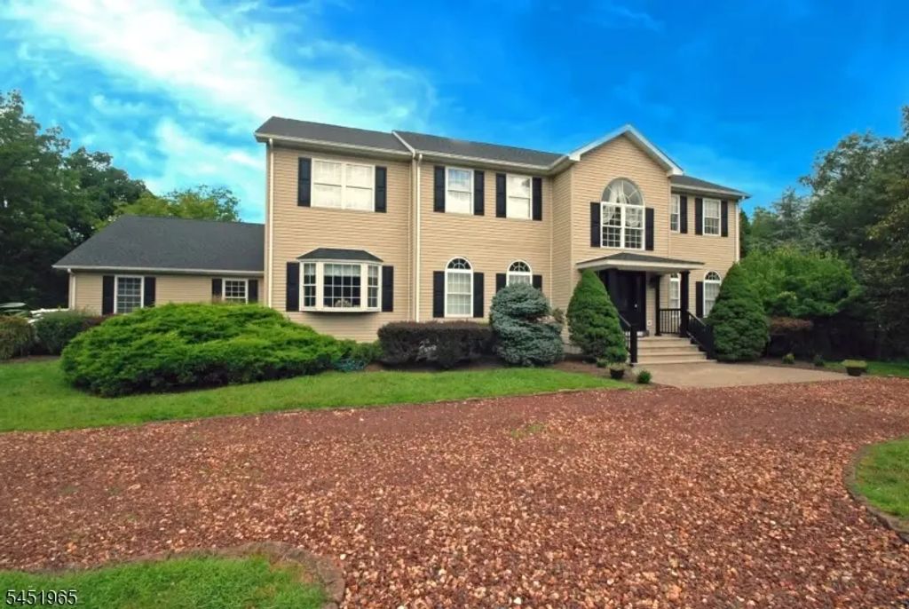 32 Coddington Rd, Readington Twp.