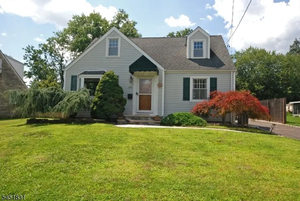 131 Weiss Ter, Raritan Boro