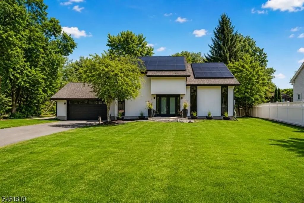 5 Three Rivers Drive, Jefferson Twp.