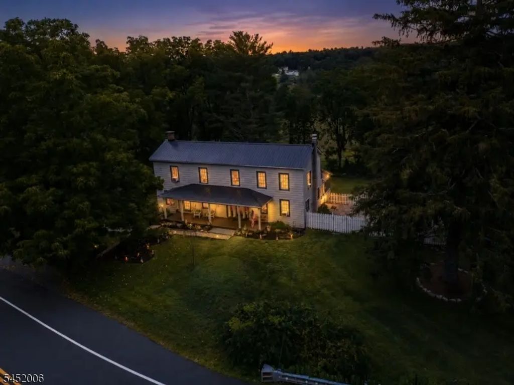213 Clove Rd, Montague Twp.