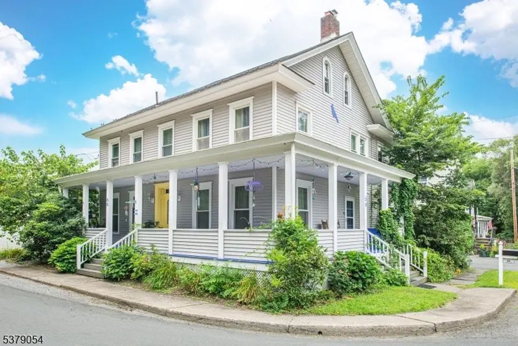55 Valley St, Knowlton Twp.