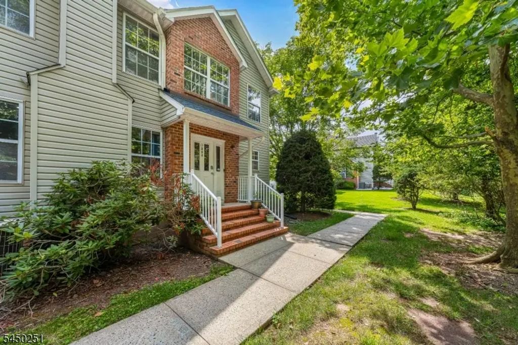 262 Retta Ct, Piscataway Twp.