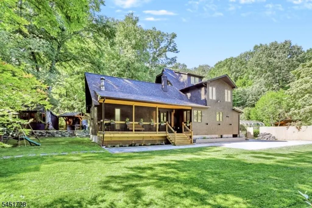 475 West Brook, Ringwood Boro